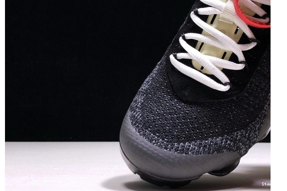 VaporMax O-W AA3831-001  Air 0727